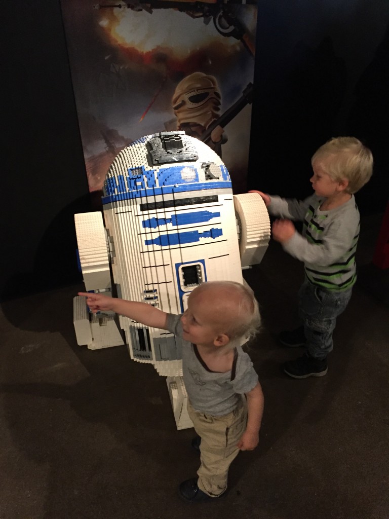 R2D2